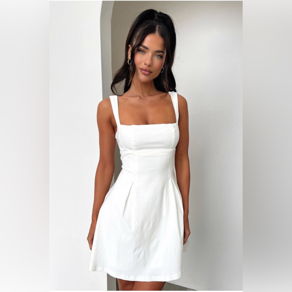 Chic White Sleeveless Mini Dress - Picture 2 of 16